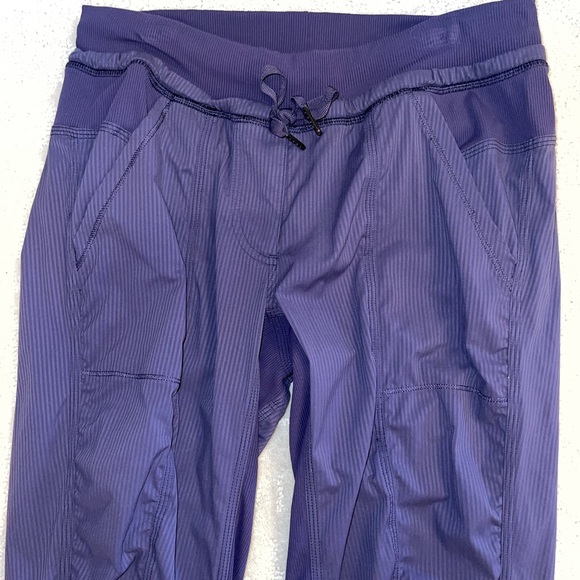 Lululemon capri pants - Picture 4 of 6